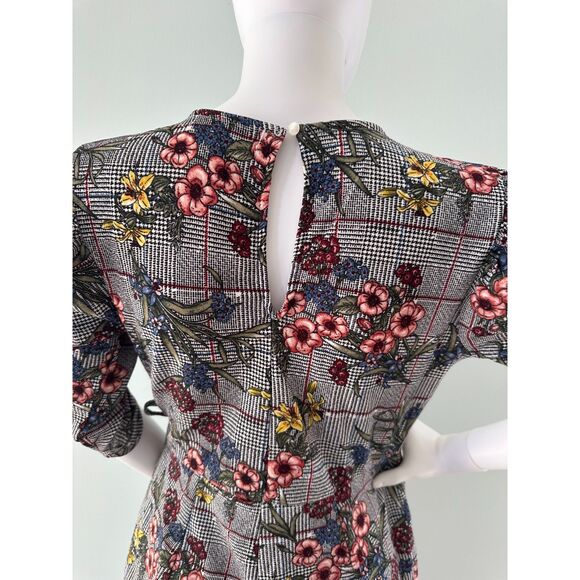 Almost Famous Wrap Romper Houndstooth Floral Print size Medium Summer Casual - Picture 6 of 7
